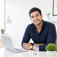 Consultor Presticorp en oficina